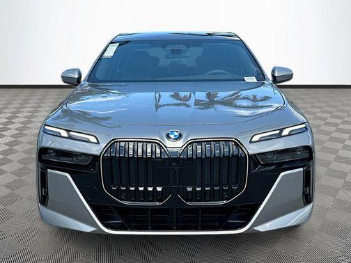 2025 BMW 740 i