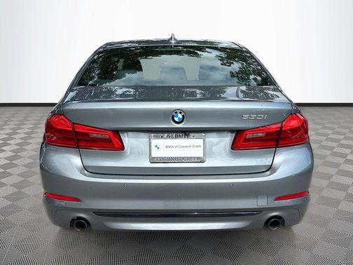 2019 BMW 530 i