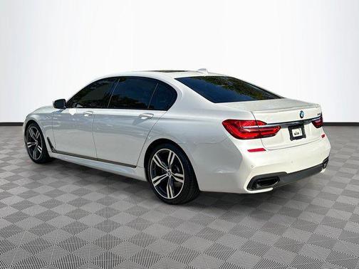 2019 BMW 740 740i
