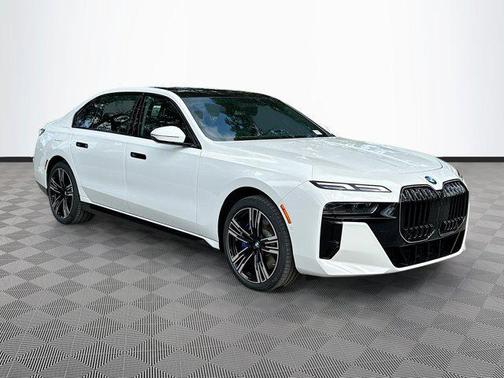 2025 BMW 740 i