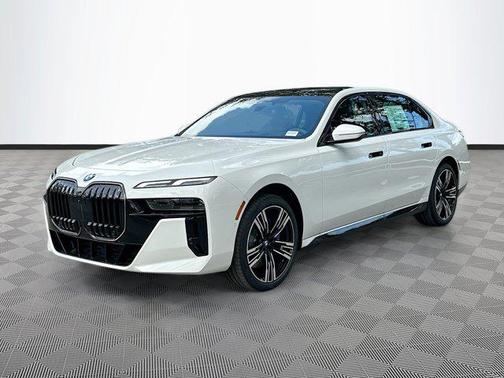 2025 BMW 740 i