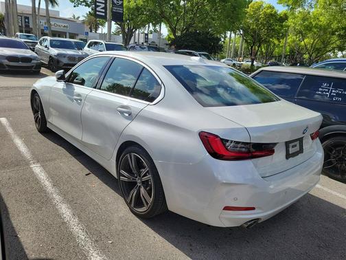 Mineral White Metallic 2024 BMW 330 330i