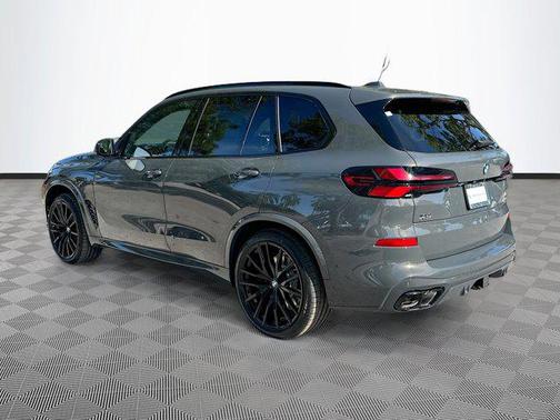 2026 BMW X5 M60i