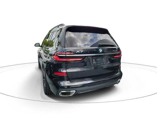 Black Sapphire Metallic 2024 BMW X7 xDrive40i