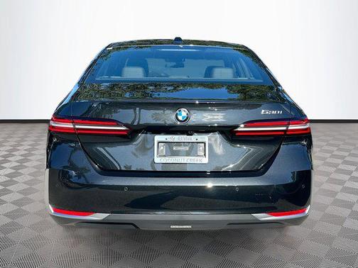 2026 BMW 530 530i
