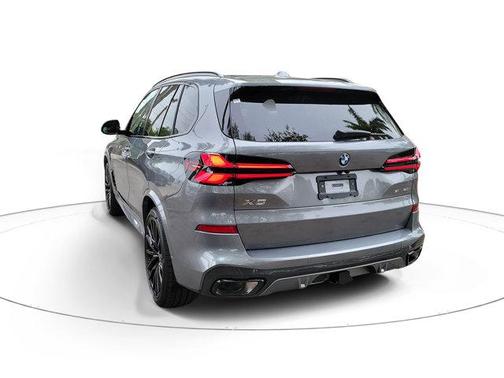 Skyscraper Grey Metallic 2026 BMW X5 sDrive40i