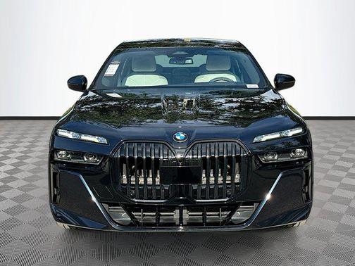 2023 BMW 740 i