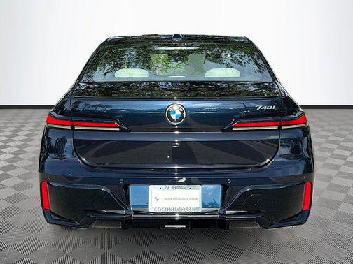 2023 BMW 740 i