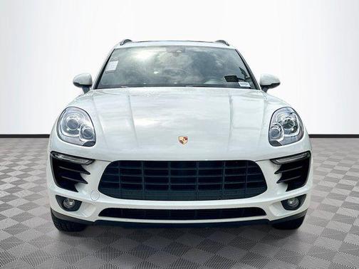 2018 Porsche Macan Base (PDK)