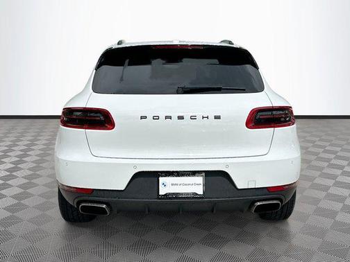 2018 Porsche Macan Base (PDK)