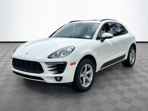 2018 Porsche Macan Base (PDK)