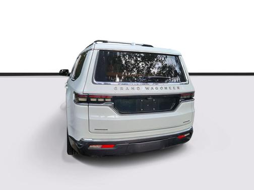 Diamond Black Crystal Pearlcoat 2022 Jeep Grand Wagoneer Series III 4x4