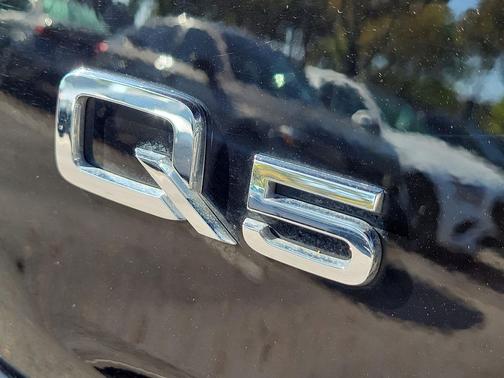 Brilliant Black 2021 Audi Q5 45 Premium