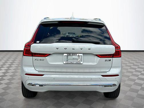 2022 Volvo XC60 B5 Inscription