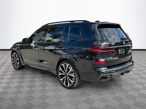 2024 BMW X7 M60i