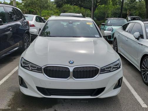 Alpine White 2023 BMW 330 330i
