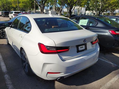 Alpine White 2023 BMW 330 330i