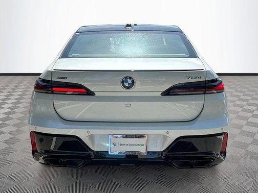 2025 BMW 760 i xDrive