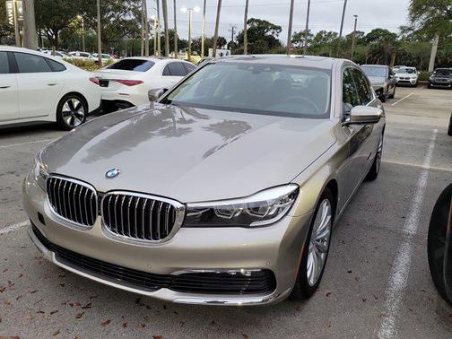 2018 BMW 740 740i