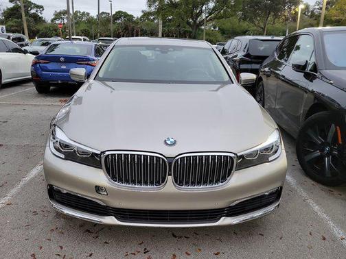 2018 BMW 740 740i
