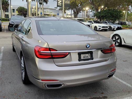2018 BMW 740 740i