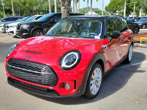Chili Red 2023 MINI Clubman Cooper S