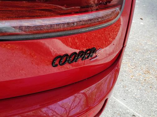 Chili Red 2023 MINI Clubman Cooper S