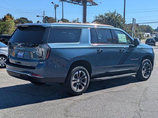 2026 Chevrolet Suburban LT