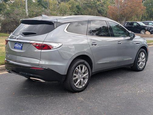 2023 Buick Enclave Essence FWD