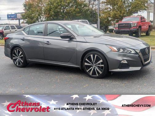2022 Nissan Altima SR FWD