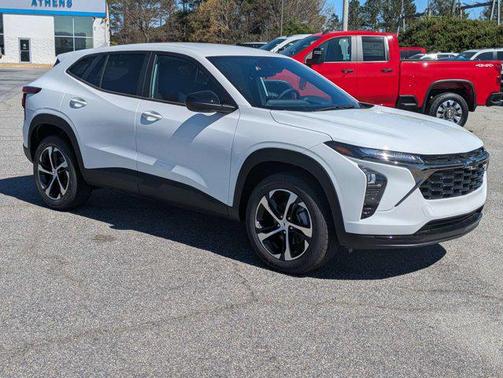 Summit White 2026 Chevrolet Trax FWD 1RS