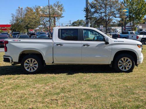 2022 Chevrolet Silverado 1500 Custom