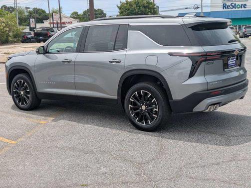 Sterling Gray Metallic 2026 Chevrolet Traverse LT