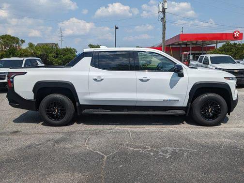 2025 Chevrolet Silverado EV LT