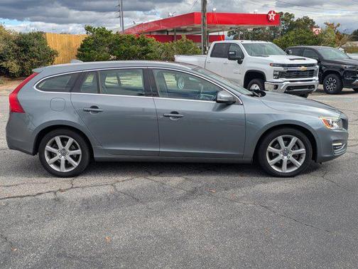 2016 Volvo V60 T5 Drive-E Premier