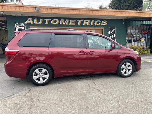2015 Toyota Sienna LE