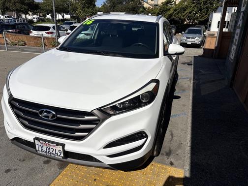 2016 Hyundai TUCSON Sport