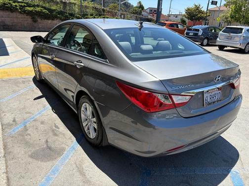 2011 Hyundai SONATA GLS