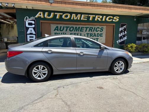 2011 Hyundai SONATA GLS