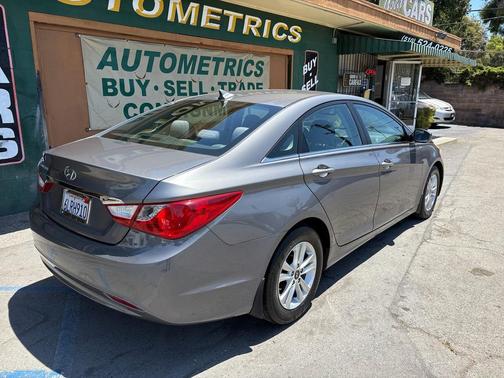 2011 Hyundai SONATA GLS