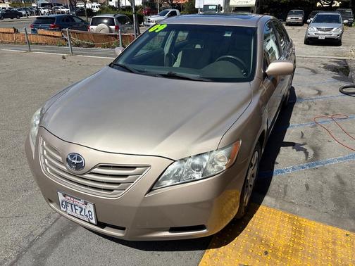 GOLD 2009 Toyota Camry LE