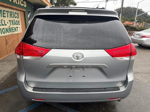 2014 Toyota Sienna LE