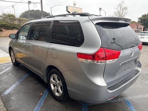 2014 Toyota Sienna LE