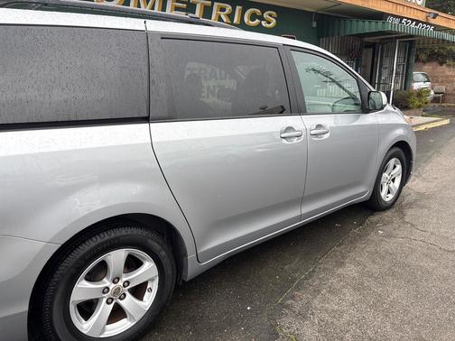 2014 Toyota Sienna LE