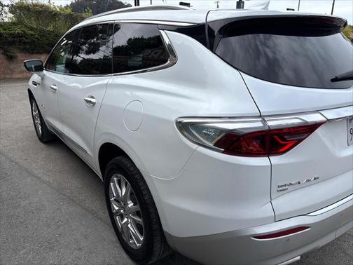 2023 Buick Enclave Essence FWD