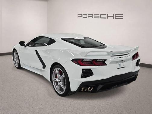 Arctic White 2022 Chevrolet Corvette Stingray w/2LT