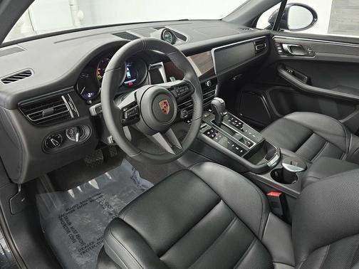 Volcano Grey Metallic 2026 Porsche Macan GTS