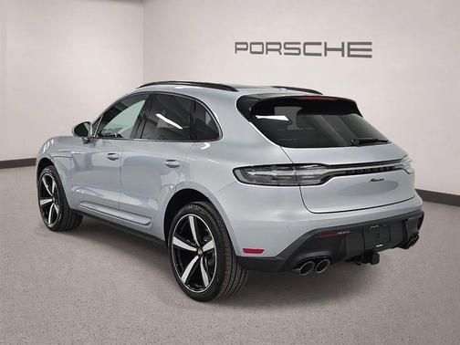 Dolomite Silver Metallic 2026 Porsche Macan Base
