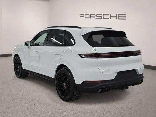 Carrara White Metallic 2026 Porsche Cayenne S