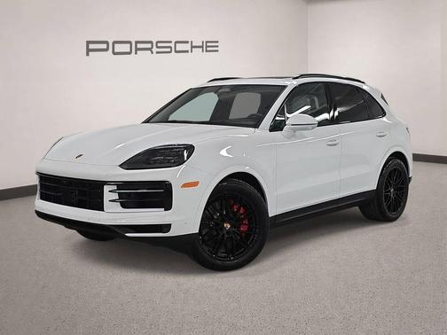 Carrara White Metallic 2026 Porsche Cayenne S